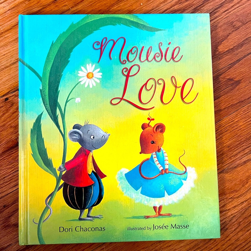 Like new “Mousie Love” book.